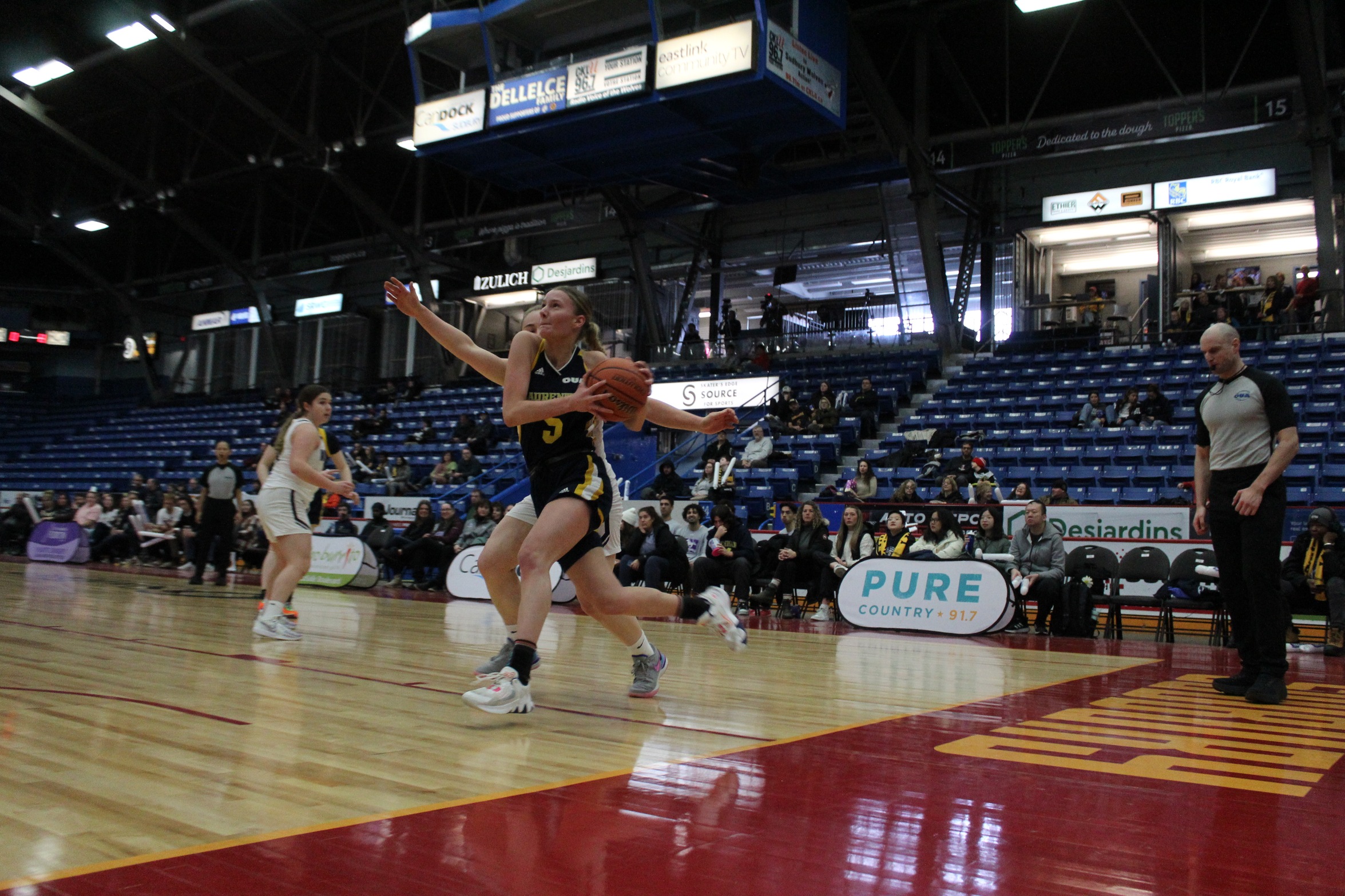 WBB - Les Voyageurs perdent leur match contre Western &agrave; l&rsquo;ar&eacute;na de Sudbury